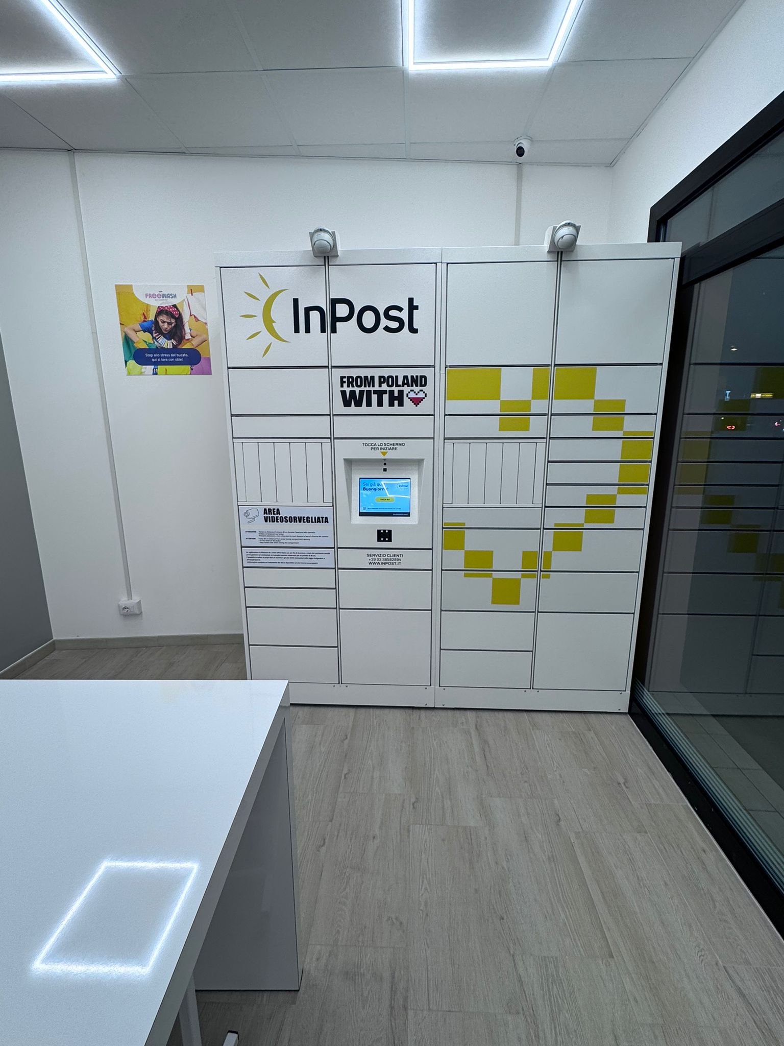 Locker InPost in lavanderia